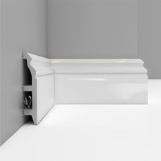 Плинтус напольный DECOMASTER D232-114ДМ (100*22*2400мм) белый глянец